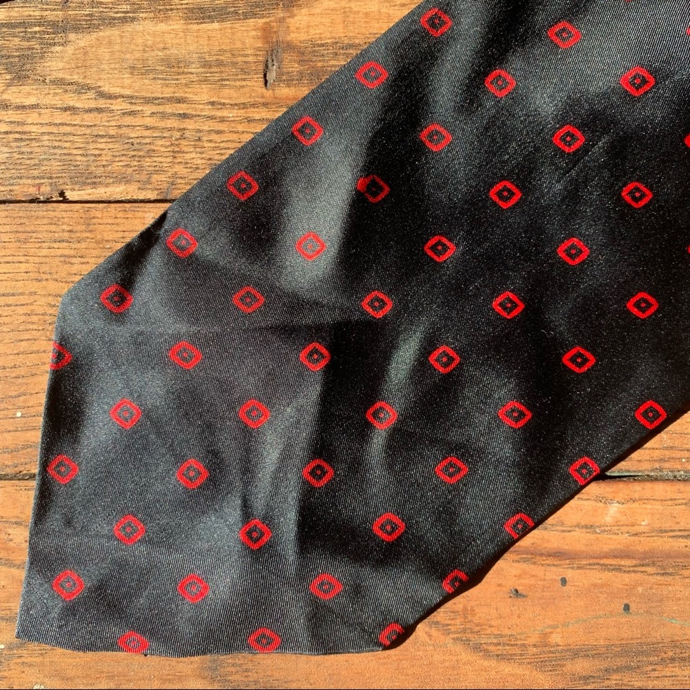 Vintage English black and red geo dot silk cravat